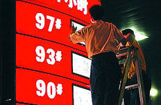 油站促銷 部分地區油價提前回"6時代"