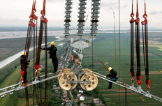 國網(wǎng)“十二五”延伸送電207萬人