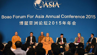 Master Hsing Yun attends TV debate session at 2015 BFA in Boao