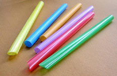 長沙多家餐企被查出“三無”劣質吸管