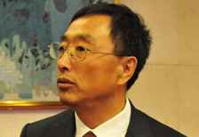 郭明義:百姓不在意黨員干部說什么 而在意做什么