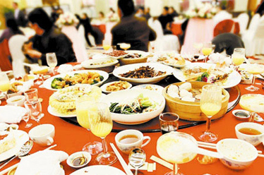 同學會炫富搶埋單致1人重傷