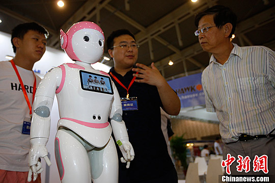專家:服務(wù)機器人熱潮下需冷思考 “好戲還在后頭”