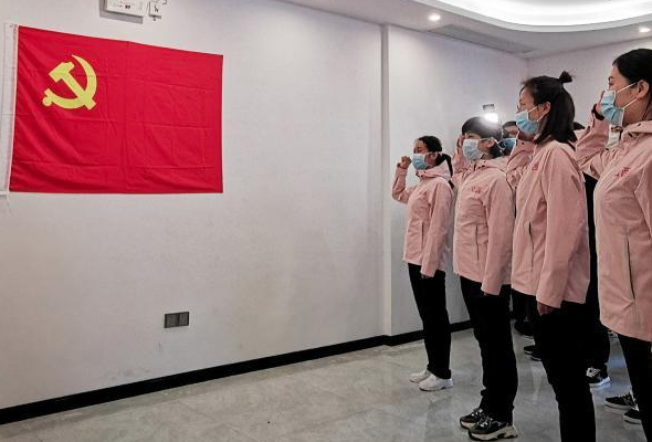 以優良作風書寫非凡答卷&mdash;&mdash;2020年以習近平同志為核心的黨中央推進作風建設紀實