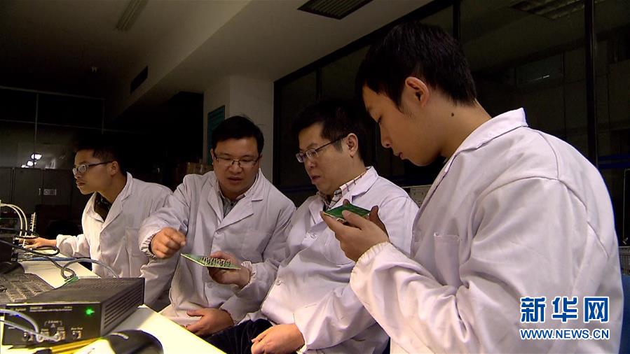 （圖文互動）讓五星紅旗飄揚在世界&ldquo;超算&rdquo;之巔&mdash;&mdash;記國防科大計算機學院院長廖湘科