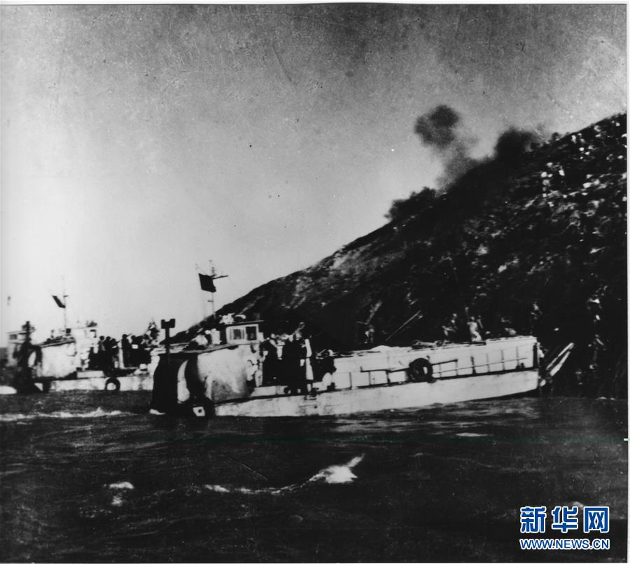 (人民海軍70年·新華全媒頭條·圖文互動)(2)向著深藍出發——獻給人民海軍成立70周年