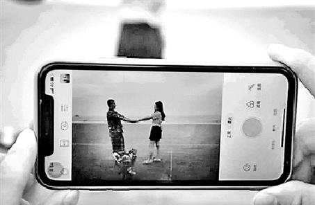 愛，是一個(gè)個(gè)無可替代日子的積累&mdash;&mdash;軍戀不易，唯你美好