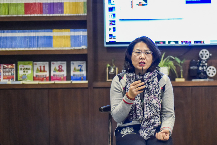 王煥：唐卡現在發展得很好。一個是國家非遺政策的保護，第二唐卡技藝本身很精良，做唐卡的這些藝人始終保有著工匠精神，做出來的東西令人稱贊，它自然能慢慢傳播開來。