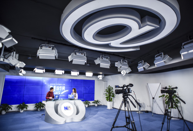 我熱愛公益，希望在這方面做出自己的貢獻。我會用我的畫作支援貧困的學生，支援患病的兒童，獻出我的愛心。