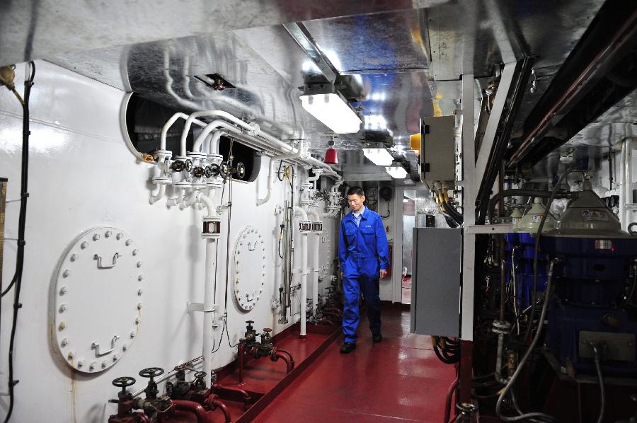 走進(jìn)&ldquo;中國海監(jiān)50&rdquo;號(hào)的&ldquo;心臟&rdquo;