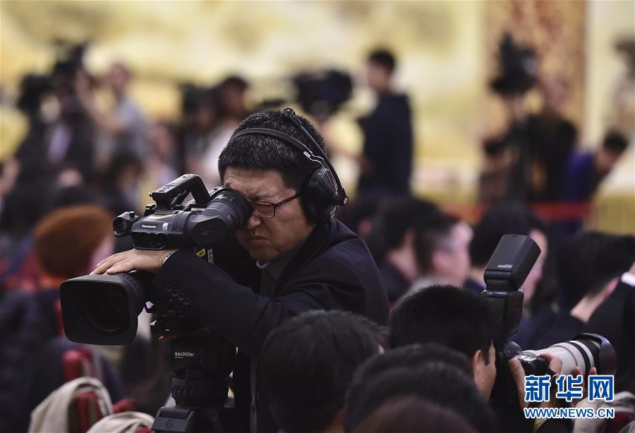 （十九大）（7）中國(guó)共產(chǎn)黨第十九次全國(guó)代表大會(huì)新聞發(fā)言人舉行新聞發(fā)布會(huì)