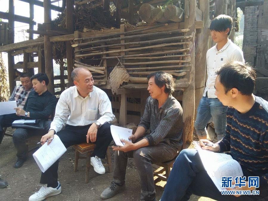 （新華全媒頭條&middot;十九大特別報(bào)道&middot;圖文互動(dòng)）（12）再塑黨的形象的偉大工程&mdash;&mdash;中國共產(chǎn)黨自身建設(shè)的五年探索之路