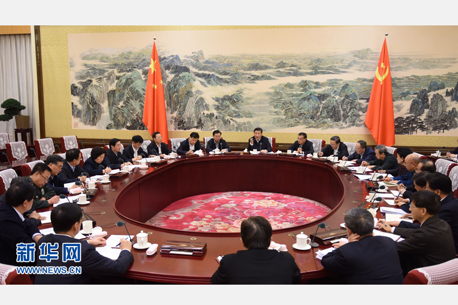 12月28日至29日，中共中央政治局召開專題民主生活會，對照檢查踐行&ldquo;三嚴(yán)三實&rdquo;情況，討論研究加強黨風(fēng)廉政建設(shè)措施。中共中央總書記習(xí)近平主持會議并發(fā)表重要講話。新華社記者 李學(xué)仁 攝 