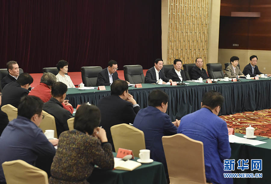 10月10日，在習(xí)近平總書(shū)記主持召開(kāi)文藝工作座談會(huì)并發(fā)表重要講話(huà)兩周年之際，中宣部在北京召開(kāi)繁榮文藝創(chuàng)作經(jīng)驗(yàn)交流會(huì)。中共中央政治局委員、中央書(shū)記處書(shū)記、中宣部部長(zhǎng)劉奇葆出席會(huì)議并講話(huà)。新華社記者高潔攝