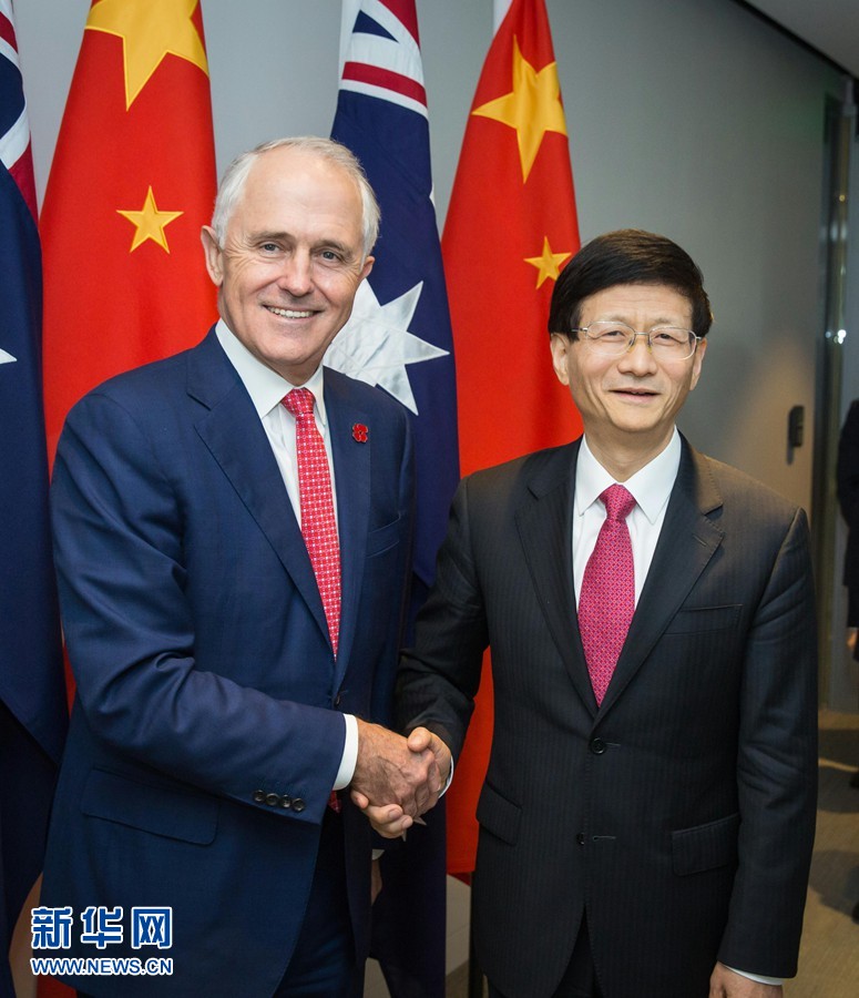 4月21日，正在澳大利亞訪問(wèn)的中共中央政治局委員、中央政法委書記孟建柱（右）在悉尼會(huì)見澳總理特恩布爾。 新華社發(fā)（朱宏業(yè)攝） 