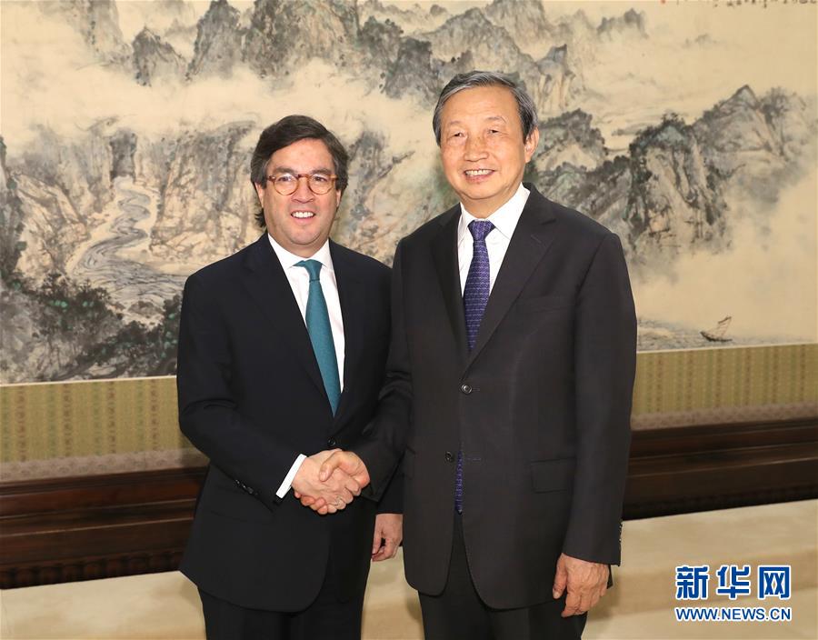 （XHDW）馬凱會(huì)見(jiàn)美洲開發(fā)銀行行長(zhǎng)莫雷諾