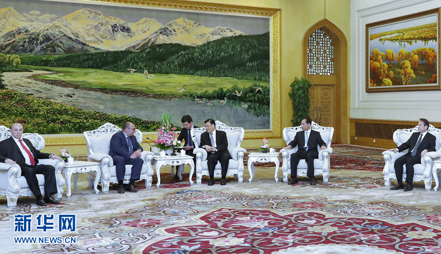 6月7日，中共中央政治局常委、中央書記處書記劉云山在北京會見金磚國家媒體高端論壇的媒體代表。新華社記者 鞠鵬 攝