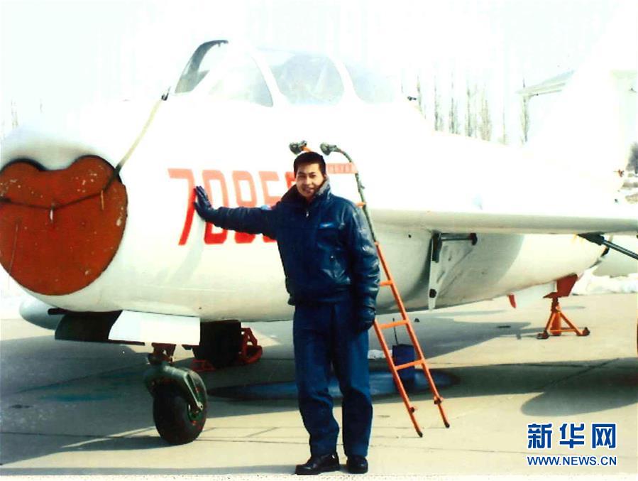 （建軍90周年&middot;英雄&middot;圖文互動）（3）聽，渤海灣有風吹過來&mdash;&mdash;追記海軍某艦載航空兵部隊一級飛行員張超