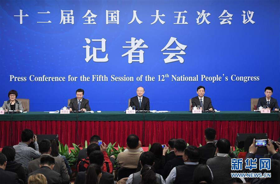 （兩會(huì)）（3）國(guó)家質(zhì)檢總局局長(zhǎng)支樹(shù)平等就&ldquo;質(zhì)量提升&rdquo;答記者問(wèn)