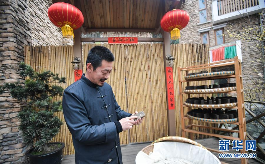 （新媒體專(zhuān)線）（5）我們對(duì)美好生活更加充滿信心&mdash;&mdash;習(xí)近平總書(shū)記春節(jié)前夕赴四川看望慰問(wèn)回訪記 