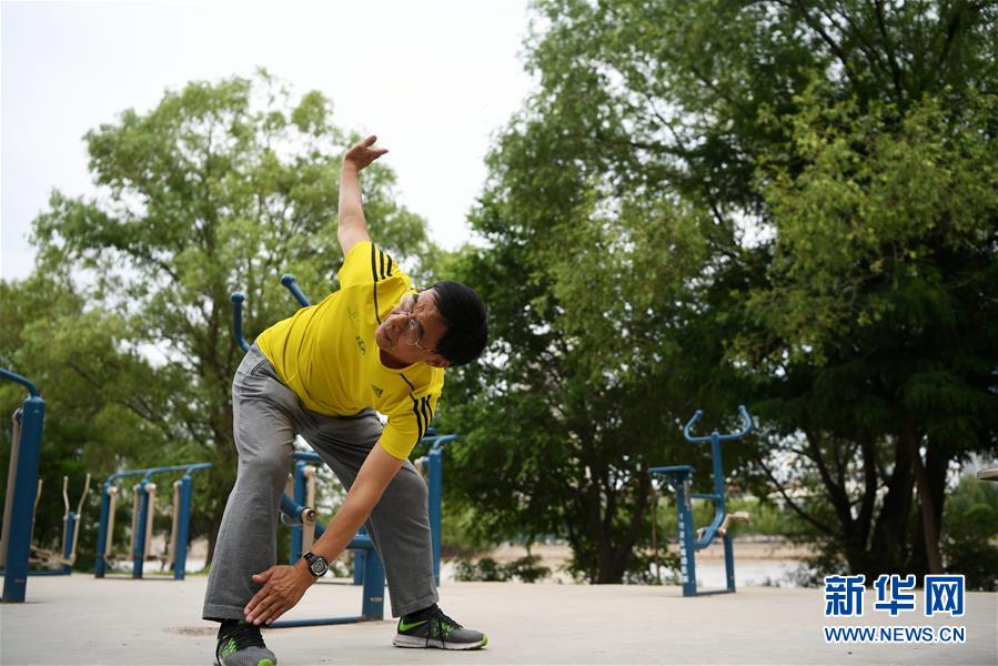 （體育&middot;圖片故事）（12）&ldquo;百馬&rdquo;老人的跑步人生