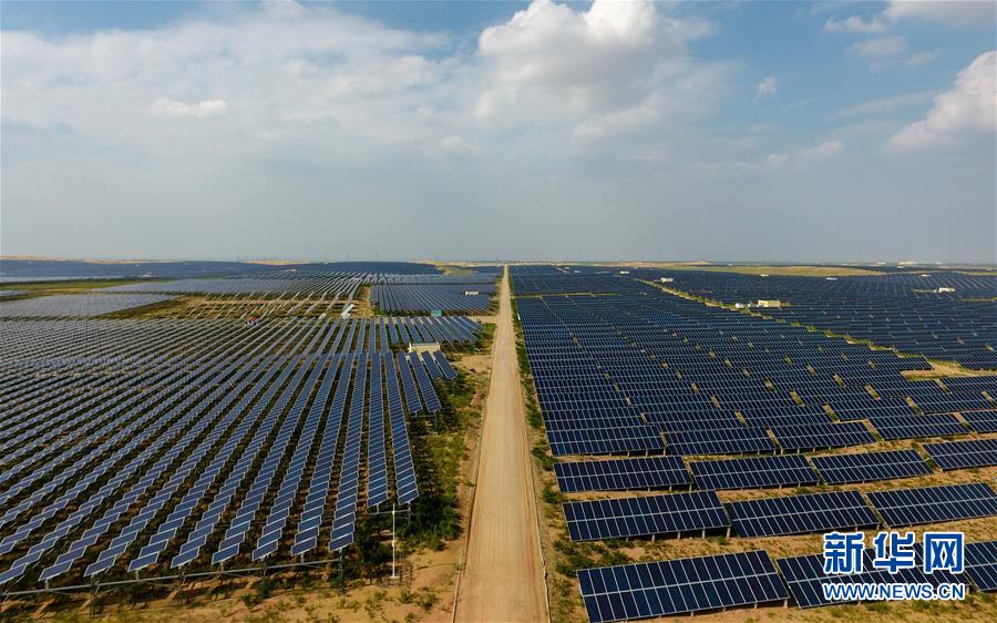 （新華全媒頭條&middot;在習(xí)近平新時(shí)代中國(guó)特色社會(huì)主義思想指引下&mdash;&mdash;新時(shí)代新作為新篇章&middot;圖文互動(dòng)）（6）綠富同興畫卷在沙海中鋪展&mdash;&mdash;庫(kù)布其沙漠生態(tài)治理紀(jì)實(shí)