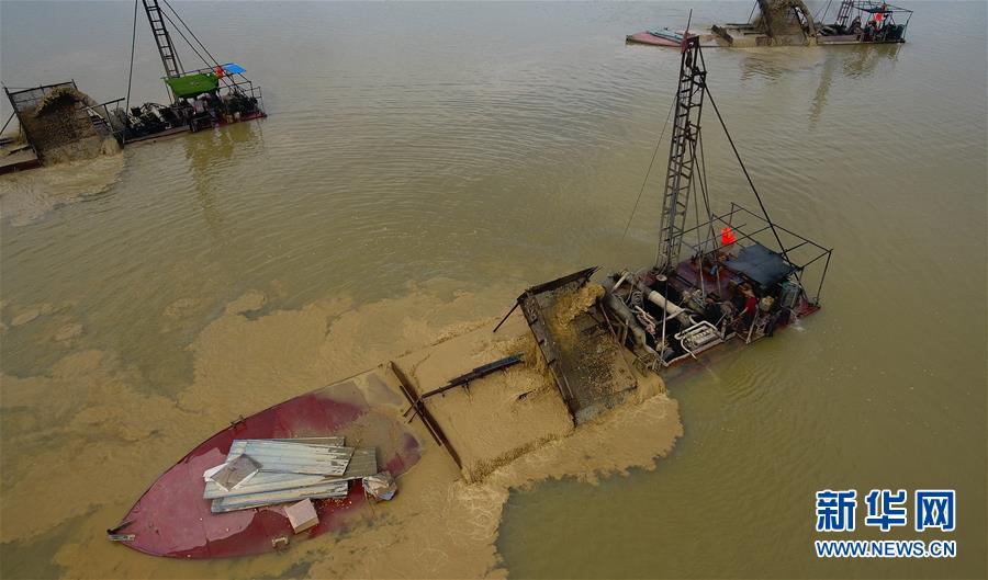 (新華視點(diǎn)·圖文互動(dòng))(2)小作坊“游擊”盜采、查處窩點(diǎn)“死灰復(fù)燃”,海南非法采砂緣何難止?