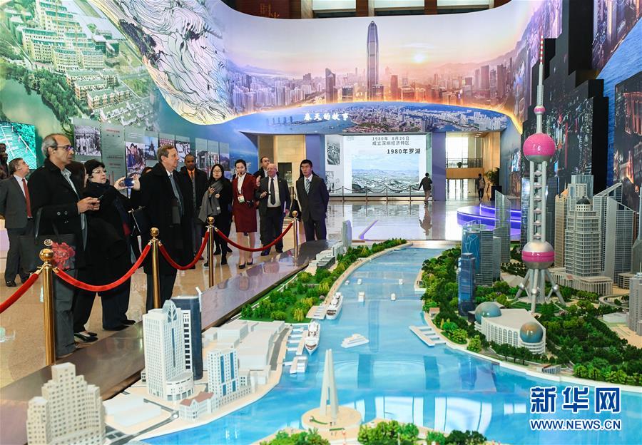 （文化）（1）&ldquo;偉大的變革&mdash;&mdash;慶祝改革開放40周年大型展覽&rdquo; 迎來外賓專場