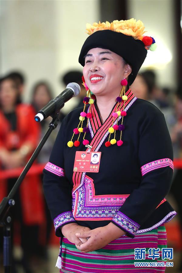 （兩會(huì)&middot;政協(xié)開(kāi)幕）（10）全國(guó)政協(xié)委員接受采訪