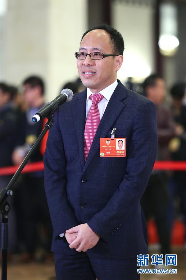 （兩會&middot;政協開幕）（13）全國政協委員接受采訪