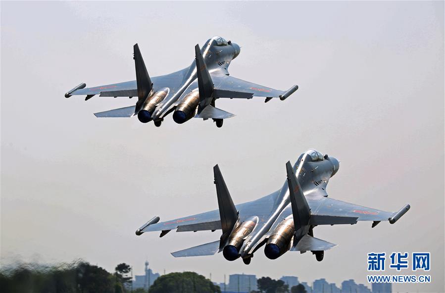 (新華全媒頭條·圖文互動(dòng))(5)戰(zhàn)鷹,為祖國(guó)奮飛——記空軍航空兵某旅旅長(zhǎng)、特級(jí)飛行員郝井文