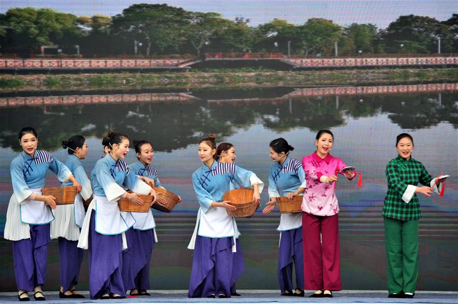 #(社會)(1)“三下鄉(xiāng)” 暖人心