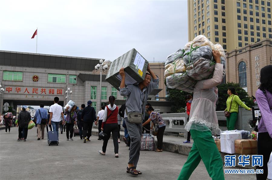 （兩會前夕看落實&middot;圖文互動）（8）開放合作走活發展&ldquo;新棋局&rdquo;－－廣西落實習近平總書記全國兩會重要講話精神紀實