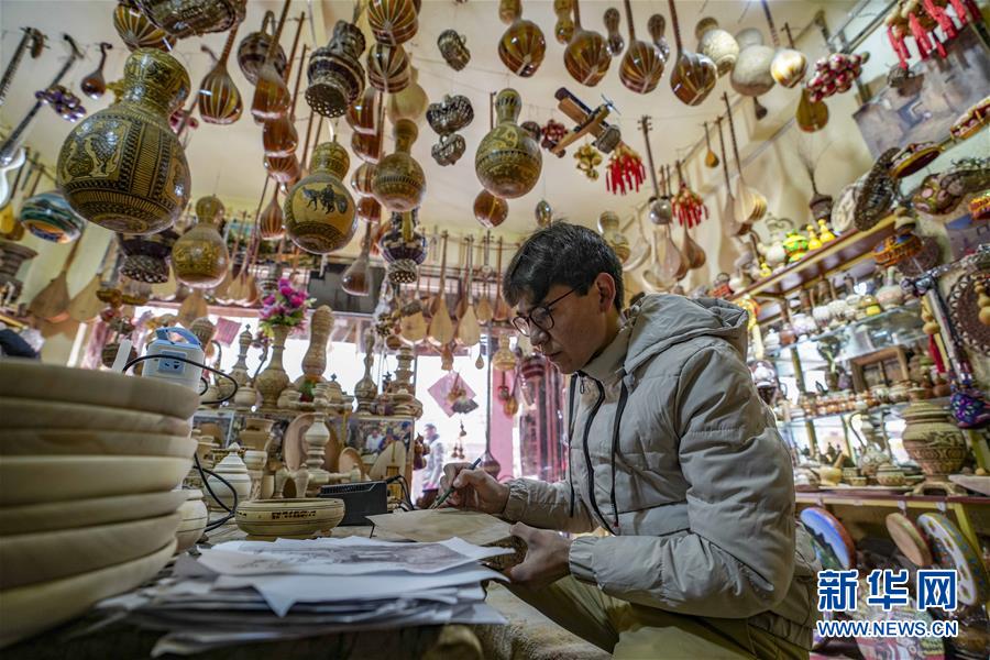 (兩會前夕看落實·圖文互動)(2)牢記囑托增進民族團結 凝心聚力建設美麗新疆——新疆落實習近平總書記全國兩會重要講話精神紀實