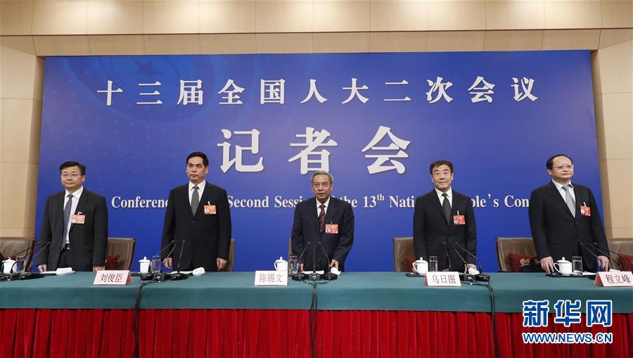 （兩會&middot;XHDW）（4）全國人大相關負責人就&ldquo;人大立法工作&rdquo;答記者問