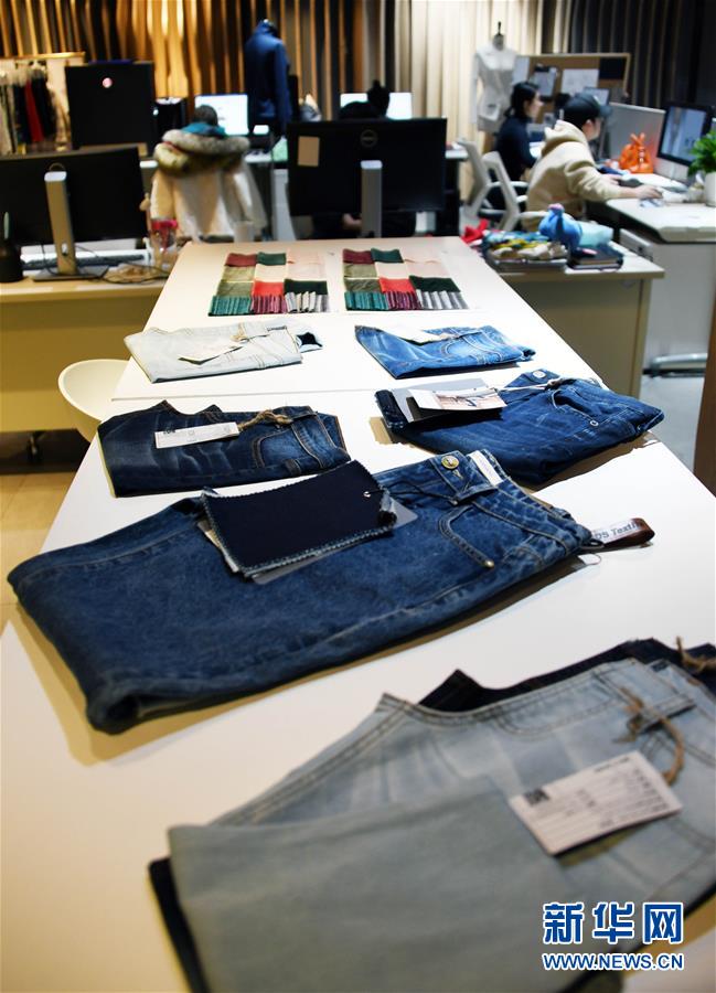 （新華全媒頭條&middot;圖文互動）（3）從&ldquo;來樣加工&rdquo;到為全球&ldquo;量體裁衣&rdquo;&mdash;&mdash;透過&ldquo;迪尚之路&rdquo;看新舊動能轉換