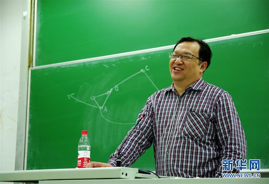 （新華全媒頭條&middot;圖文互動）（9）鍛造領航復興的中流砥柱&mdash;&mdash;寫在&ldquo;不忘初心、牢記使命&rdquo;主題教育即將啟動之際