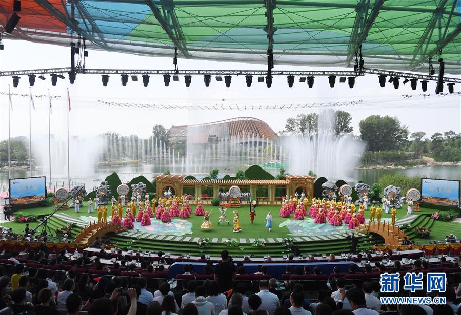 （在習近平新時代中國特色社會主義思想指引下&mdash;&mdash;新時代新作為新篇章&middot;圖文互動）（1）從世園會&ldquo;看&rdquo;中國綠色發(fā)展之路&mdash;&mdash;寫在北京世園會&ldquo;中國國家館日&rdquo;到來之際