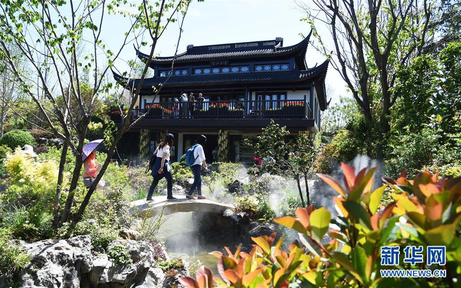 （在習近平新時代中國特色社會主義思想指引下&mdash;&mdash;新時代新作為新篇章&middot;圖文互動）（5）從世園會&ldquo;看&rdquo;中國綠色發(fā)展之路&mdash;&mdash;寫在北京世園會&ldquo;中國國家館日&rdquo;到來之際