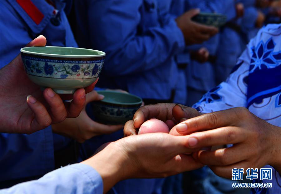 （新華全媒頭條&middot;不忘初心、牢記使命&mdash;&mdash;記者再走長征路&middot;圖文互動(dòng)）（4）風(fēng)展紅旗如畫&mdash;&mdash;來自長征出發(fā)地長汀、寧化的紅色信仰報(bào)告 