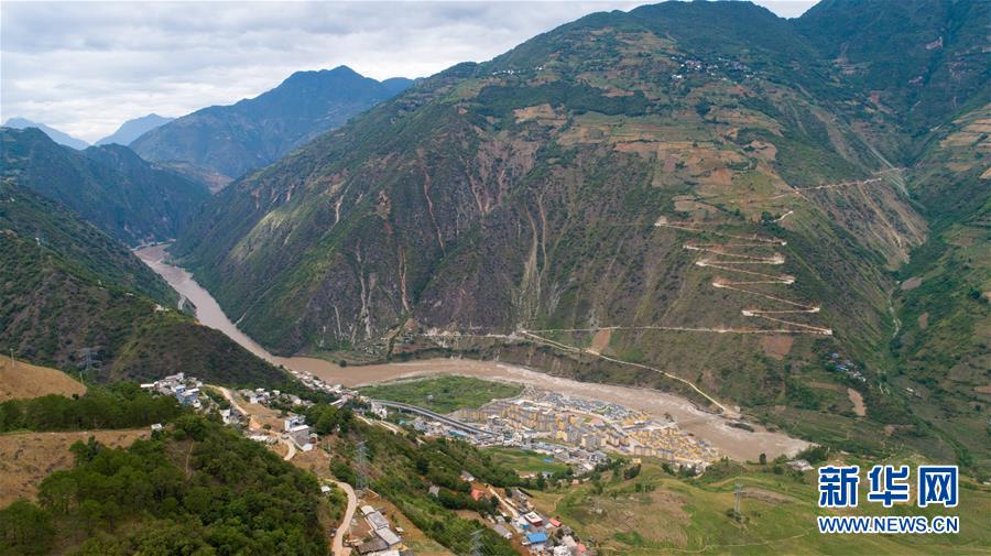 （直過民族脫貧攻堅&middot;圖文互動）（3）下山！傈僳群眾開啟新生活