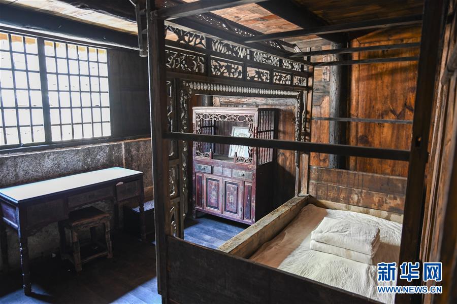 （壯麗70年&middot;奮斗新時代&mdash;&mdash;記者再走長征路&middot;圖文互動）（5）手捧棉被憶紅軍：走了那么多年，我們都念他們的好