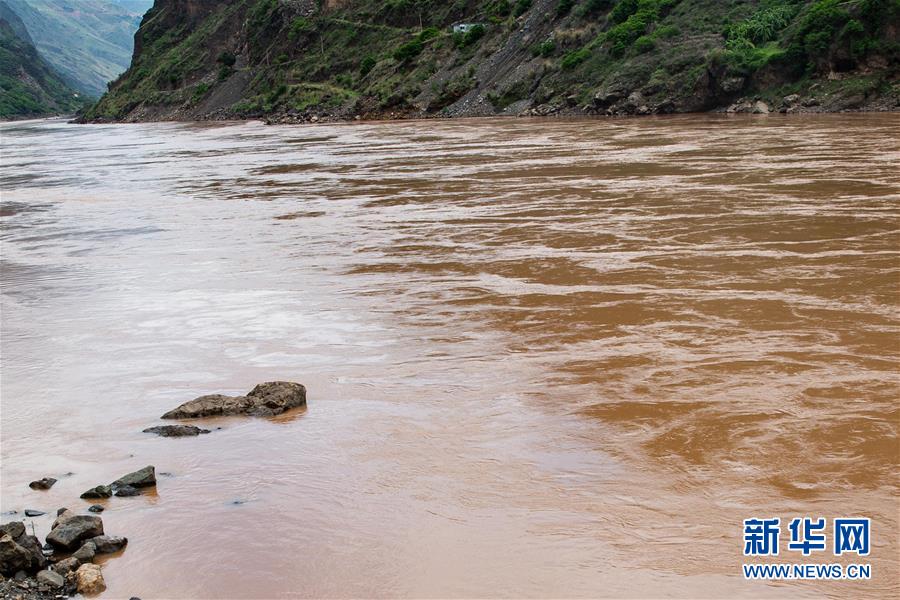 （新華全媒頭條&middot;壯麗70年&middot;奮斗新時(shí)代&mdash;&mdash;記者再走長征路&middot;圖文互動(dòng)）（7）前進(jìn)，向著光明的方向&mdash;&mdash;尋訪金沙江畔紅色印記