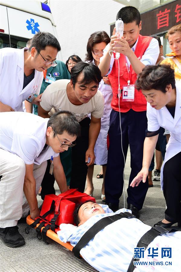 (新華全媒頭條·圖文互動)(10)有一絲希望,就盡百倍努力——貴州水城“7·23”特大山體滑坡72小時救援紀實