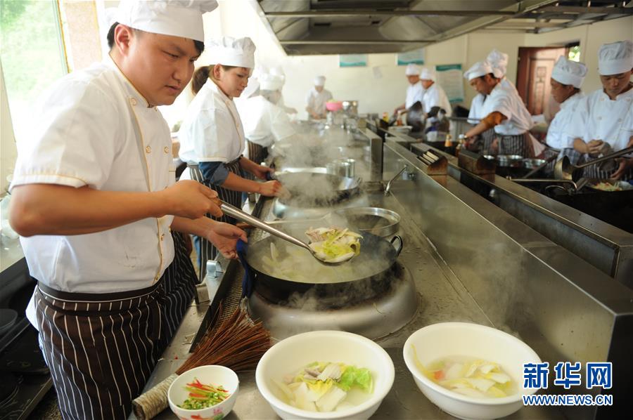 （壯麗70年&middot;奮斗新時代&mdash;&mdash;共和國發展成就巡禮&middot;圖文互動）（5）多彩貴州闖新路