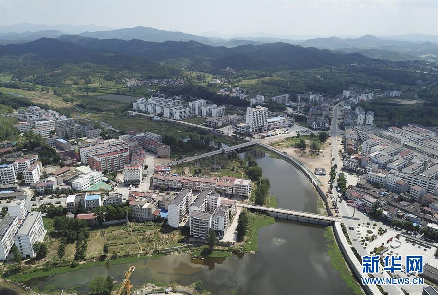 (新華全媒頭條·壯麗70年·奮斗新時代——記者再走長征路·圖文互動)(1)紅色星火的人民力量——大別山走出兩支紅軍隊(duì)伍的歷史啟示