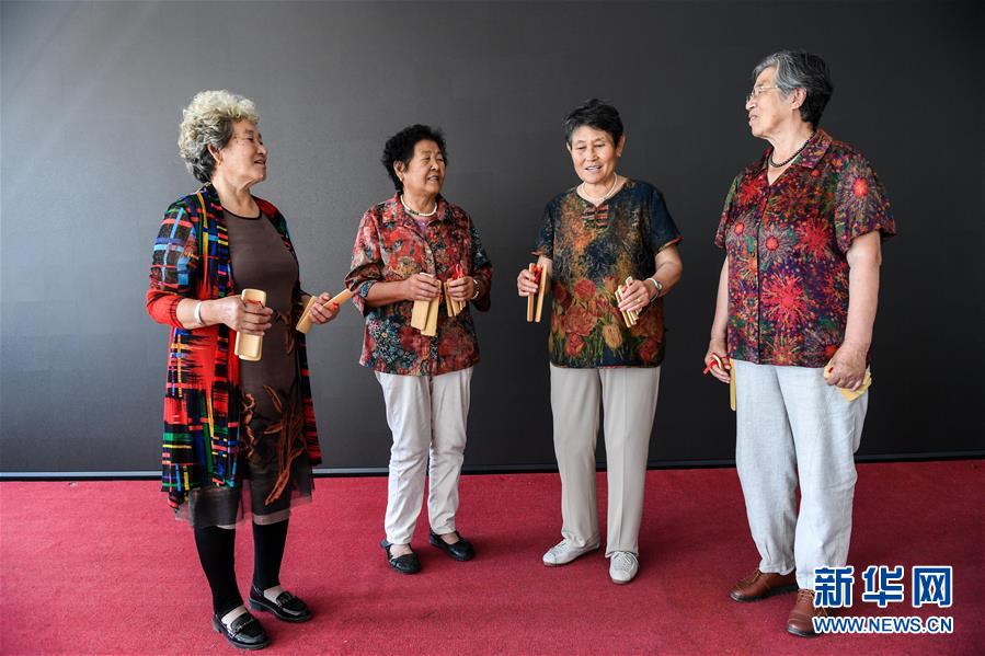 （在習近平新時代中國特色社會主義思想指引下&mdash;&mdash;新時代新作為新篇章&middot;總書記關心的百姓身邊事&middot;圖文互動）（7）棚改的溫暖：1億多人&ldquo;出棚進樓&rdquo;