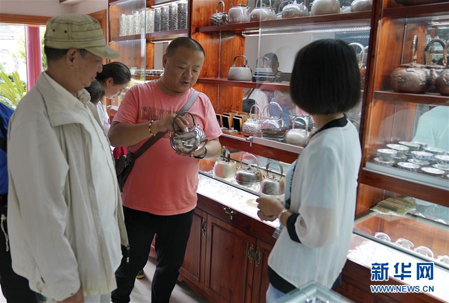 （在習近平新時代中國特色社會主義思想指引下&mdash;&mdash;新時代新作為新篇章&middot;總書記關心的百姓身邊事&middot;圖文互動）（3）留住鄉愁 綻放新顏&mdash;&mdash;傳統村落保護激發鄉村活力