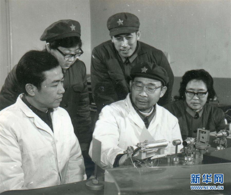 (愛國情 奮斗者·圖文互動)(1)永不停轉的“陀螺”——追記中國工程院院士、國防科技大學教授高伯龍