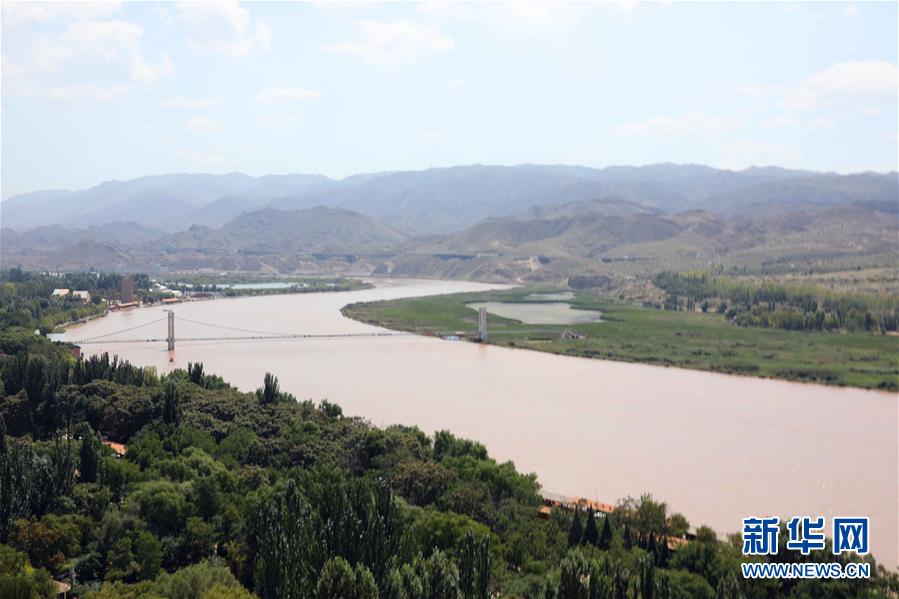 （走讀黃河&middot;圖文互動(dòng)）（3）中衛(wèi)：33萬(wàn)畝沙區(qū)變灌區(qū)